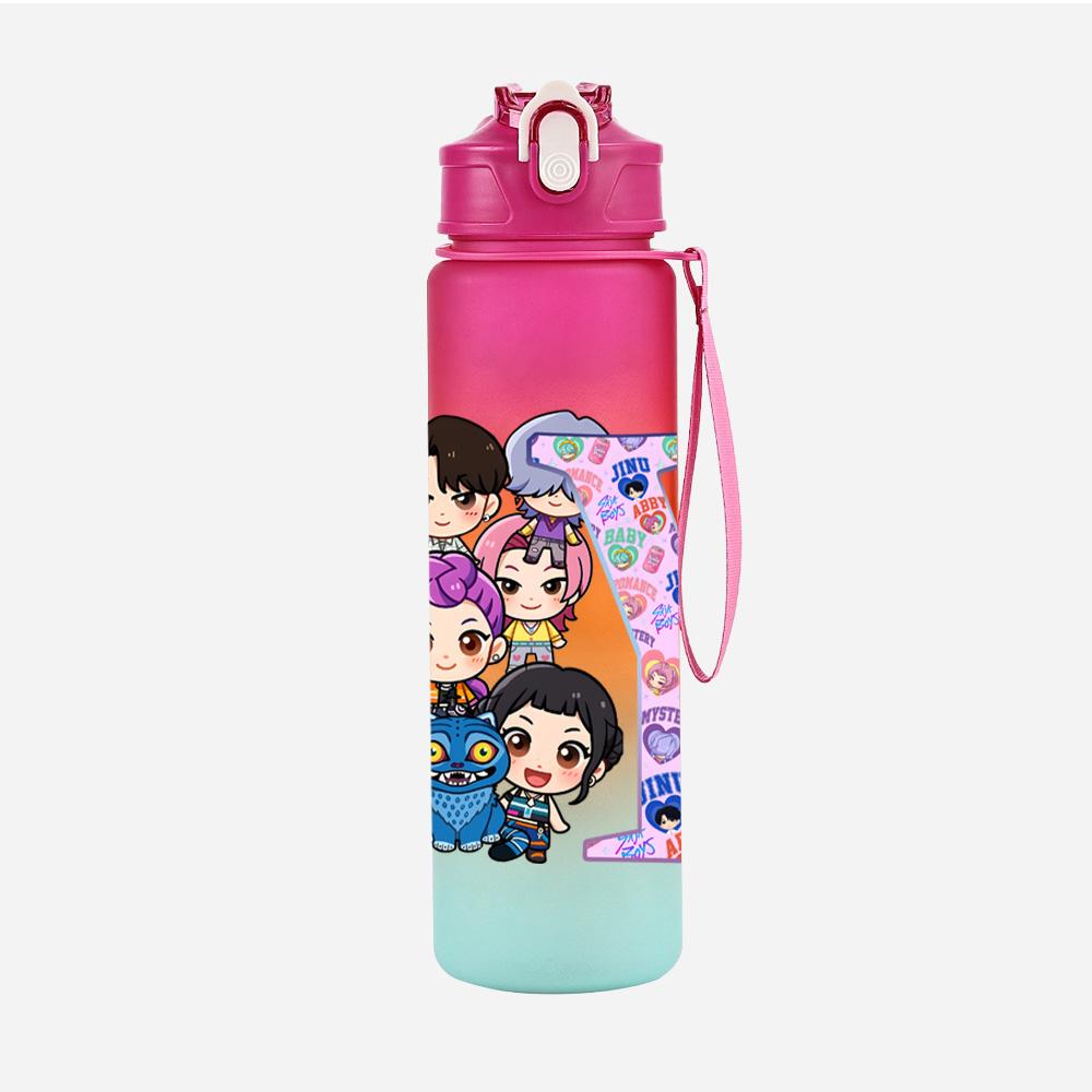 26 Lettere Inglesi K-Pop Demon Hunters Stampato 750ml Borraccia Grande Capacità Tazza da Bere Portatile Sport all'Aperto Tazza da Acqua Regalo per Bambini