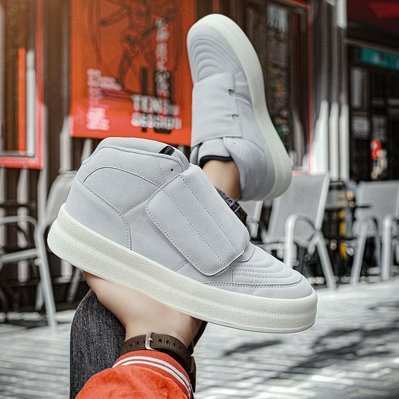 Men Skateboarding Shoes High Top Casual Leisure Sneakers Walking Chaussure Homme Trendy Board Shoes Korean Style Youth Shoes Stu