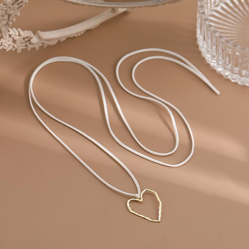 New Goth Black Velvet Big Heart Pendant Choker Necklace for Women Elegant Weave Knotted Bowknot Adjustable Chain Jewelry