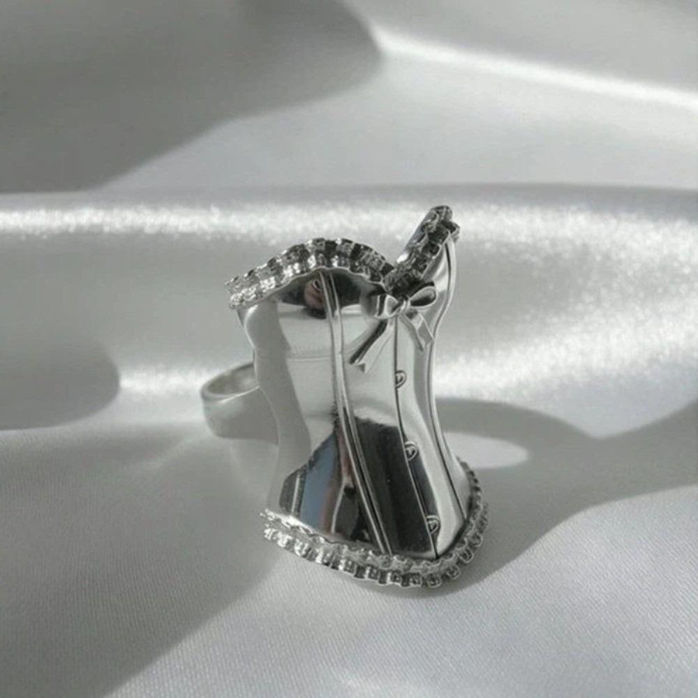 

Metal Corset Shape Ring Adjustable Lady Princess Hem Ring Vintage Finger Ring for Party Club