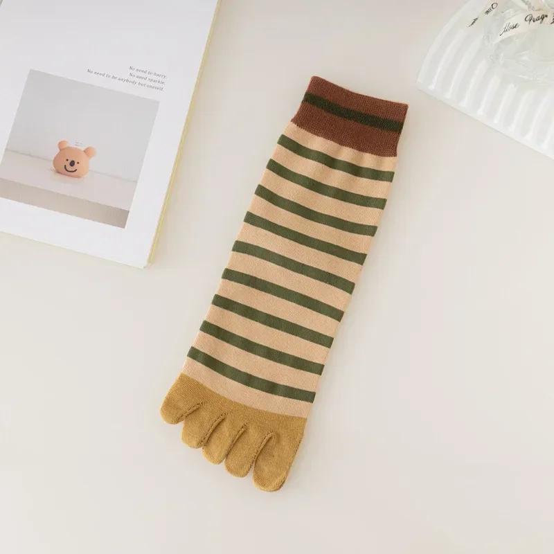 Nouveaux chaussettes mi-mollet respirantes absorbant la sueur à cinq doigts pour femmes, chaussettes à orteils séparés, chaussettes étudiantes mignonnes de dessin animé pour filles