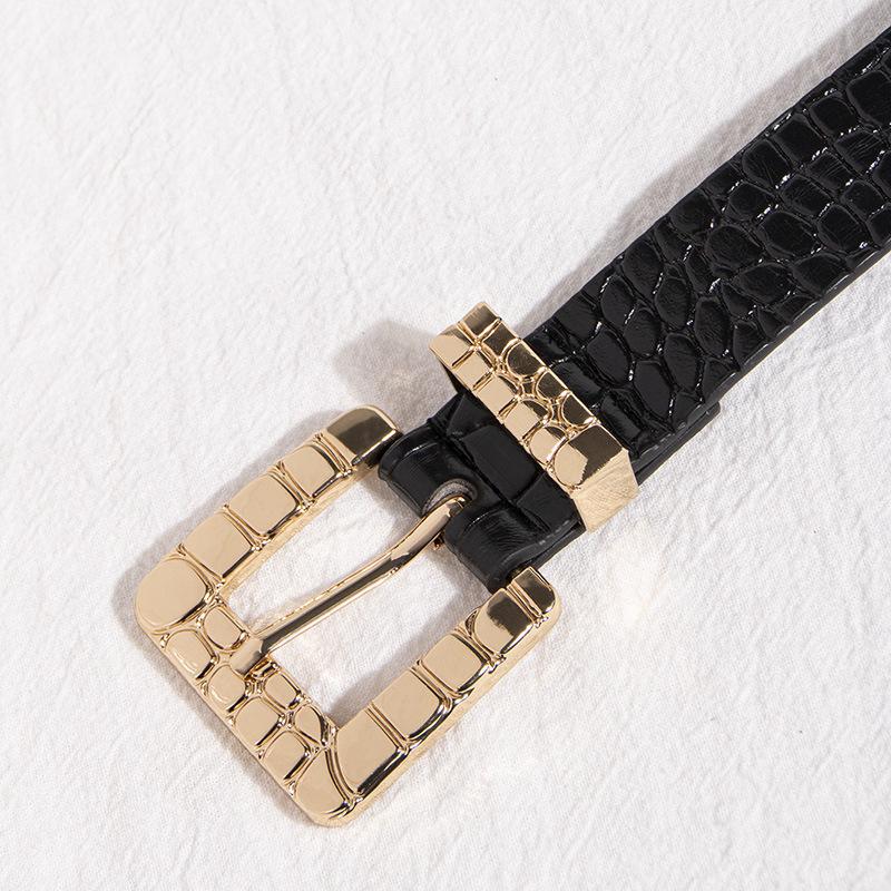 New Women's Crocodile Pattern Buckle Crocodile Pattern Patent Leather Chic Fashion European and American Business Belt