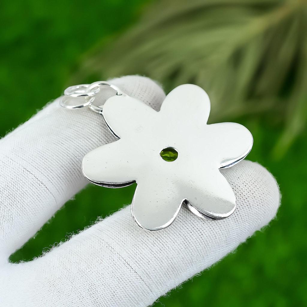 Natural Peridot Gemstone Pendant 925 Sterling Silver Indian Jewelry For Women