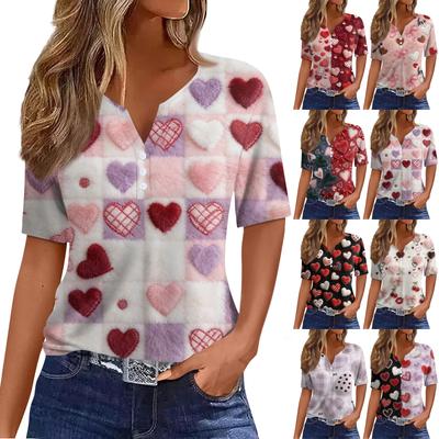 Damenmode Lässig V-Ausschnitt Kurzarm T-Shirt Mit Dekorativem Knopf Und Valentinstags-Print Top