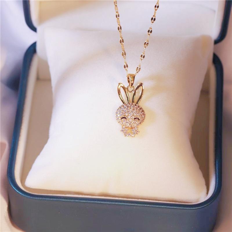 Non-Fading Luxury Maple Leaf Butterfly Clavicle Necklace