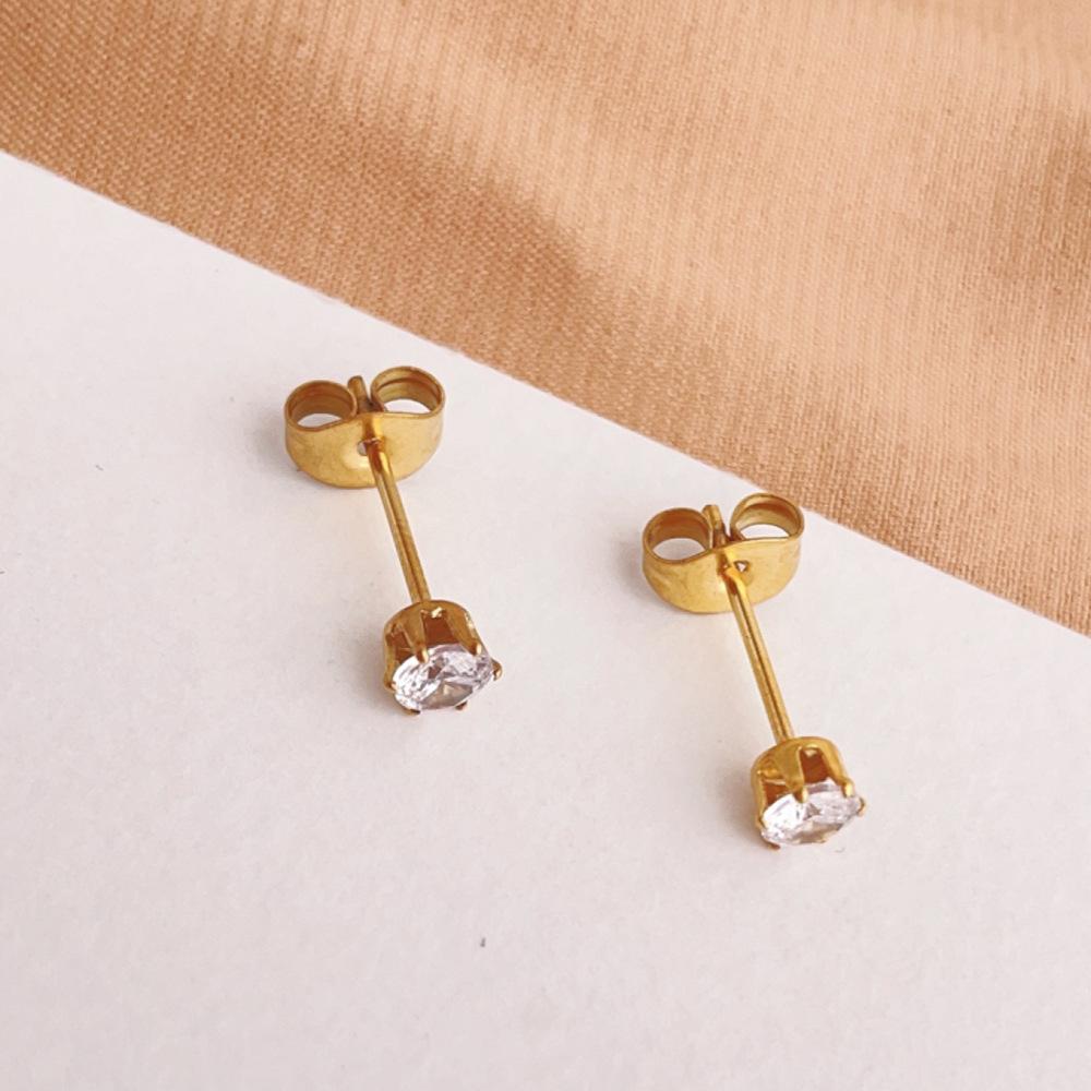 Super flash zircon temperament stud earrings, simple single diamond titanium steel earrings, women's niche two-color optional gifts