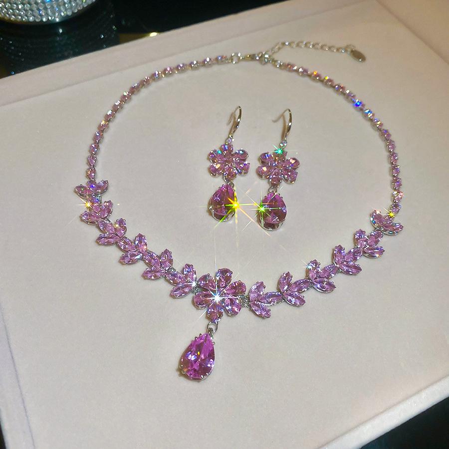 Elegant Rhinestone Inlaid Square Clavicle Necklace Set - Stylish, High-End Design for Women