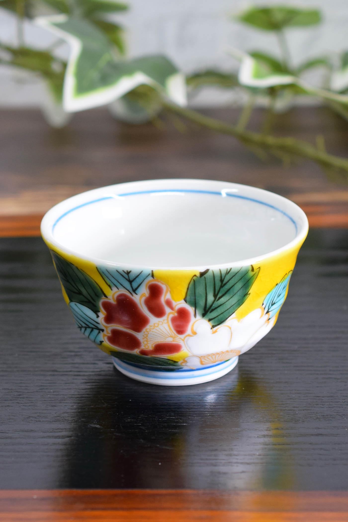 

Ваза но Кура Стильная маленькая пиала для риса из Кутани с дизайном «Сасанква Ёсидая», керамика, премиальный бренд, сделано в Японии, подарок на день рождения