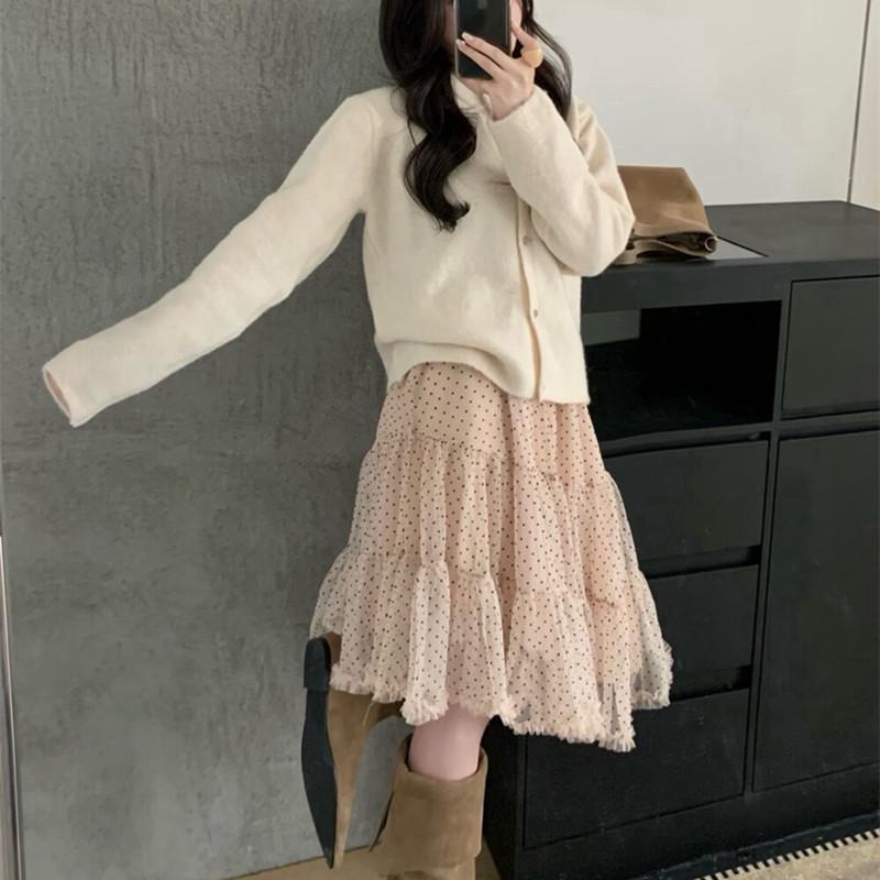 

2026 Spring Women s Matte Gray Polka Dot Mesh Layered Mini Skirt – Versatile & Elegant One Size шампанського