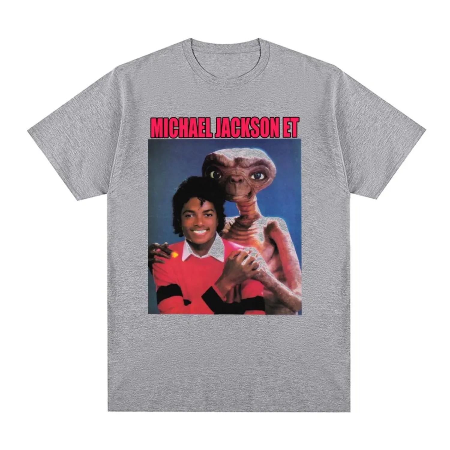 Певец Майкл Джексон и Е S чёрный