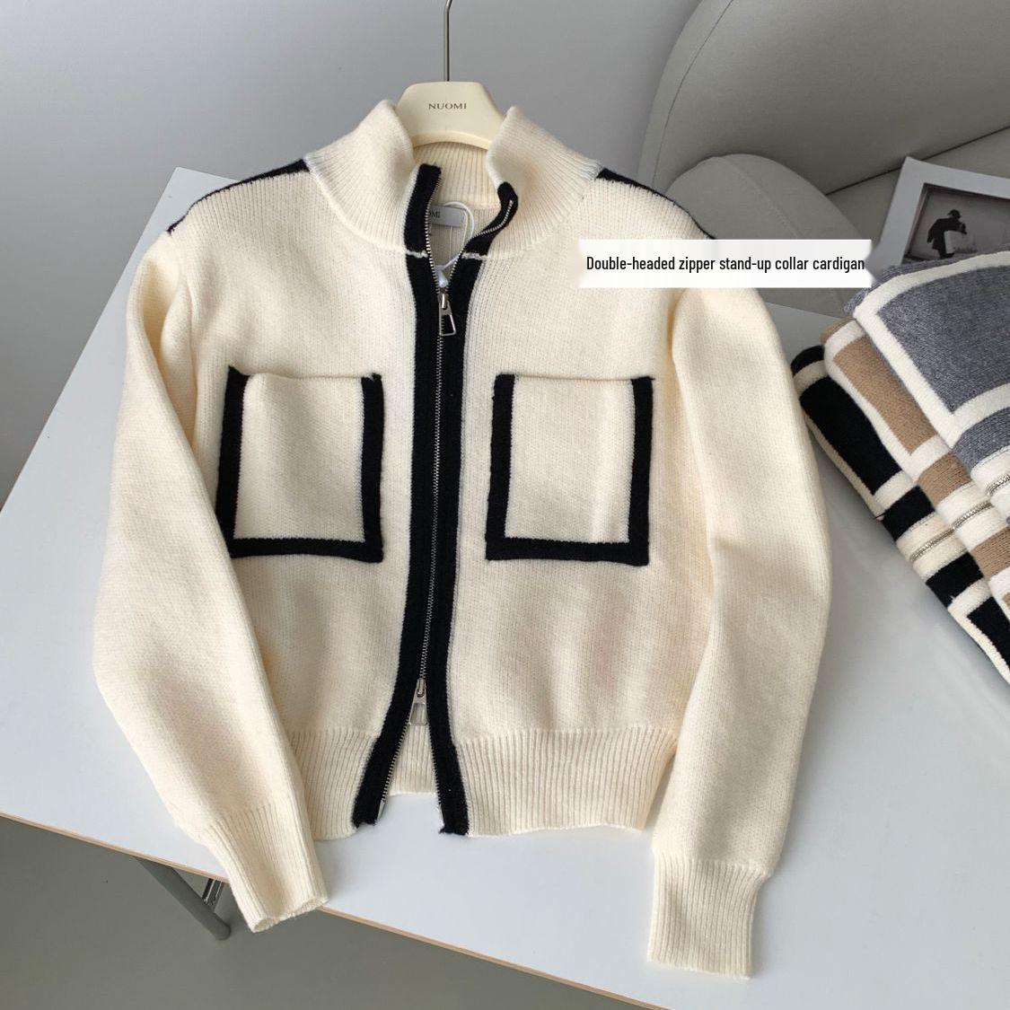 

Женский шикарный свитер с цветными блоками, приталенного силуэта, с двойной молнией и воротником-стойкой One Size белый