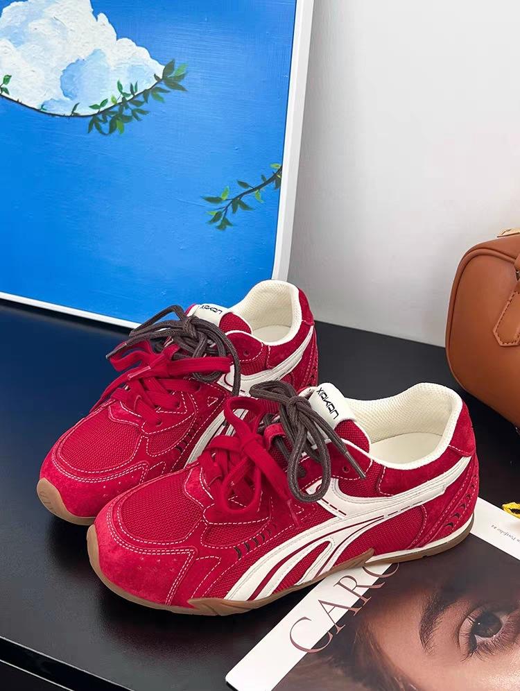 Inner height increase ballet training shoes women's 2025 new fashion versatile, comfortable and lightweight small casual sports shoes