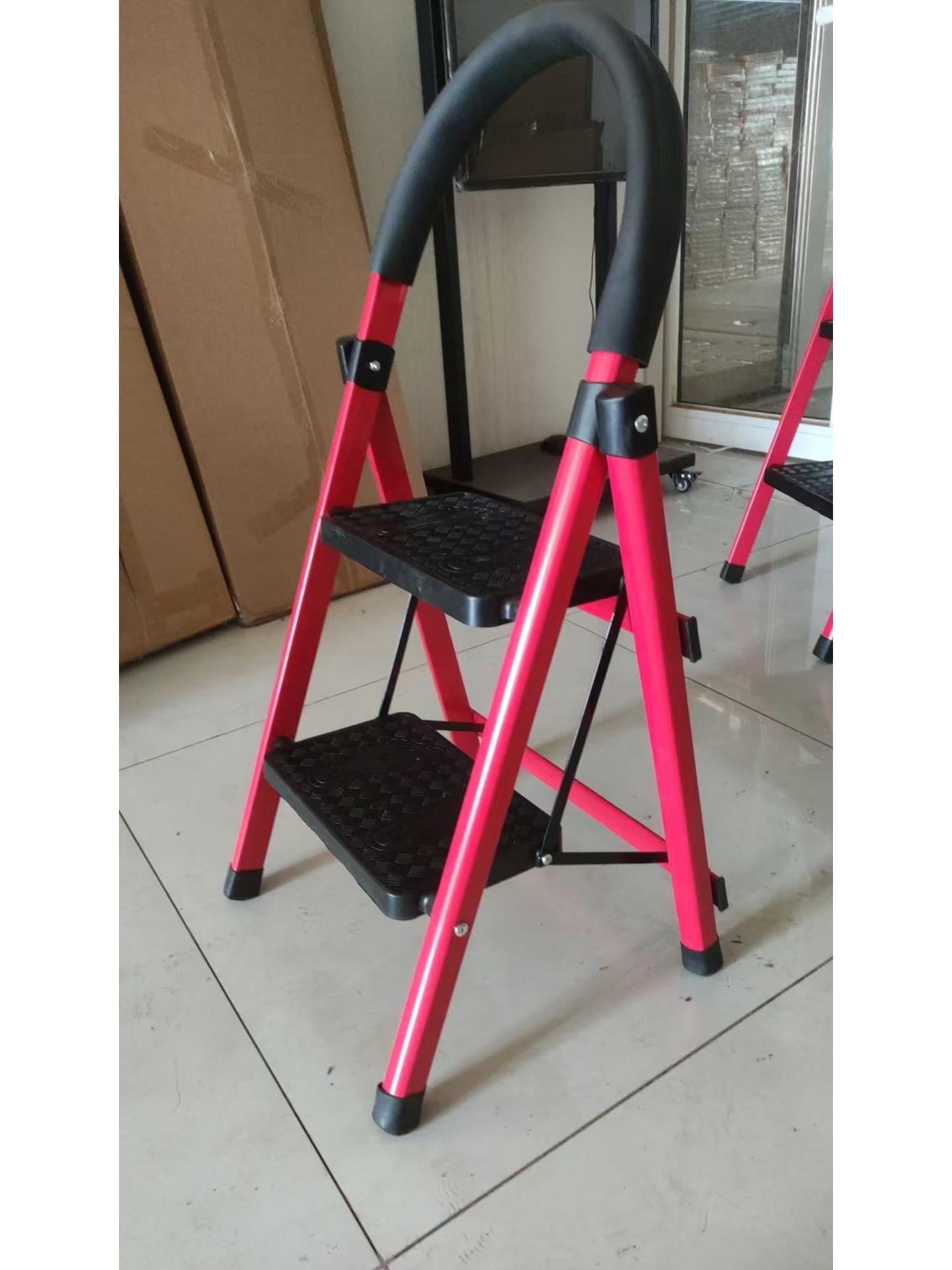 

Компактная складная телескопическая лестница из углеродистой стали - 4/5 ступенчатая конструкция елочкой для использования в помещении