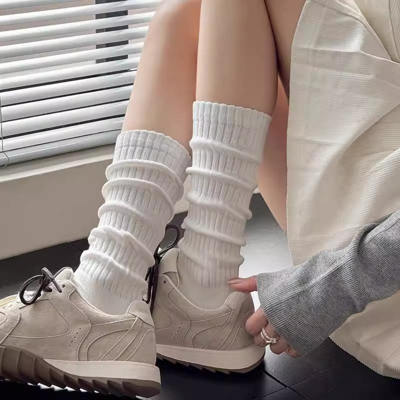 Ladies Autumn and Winter Warm Simple Retro Knitted Solid Color Pile Socks