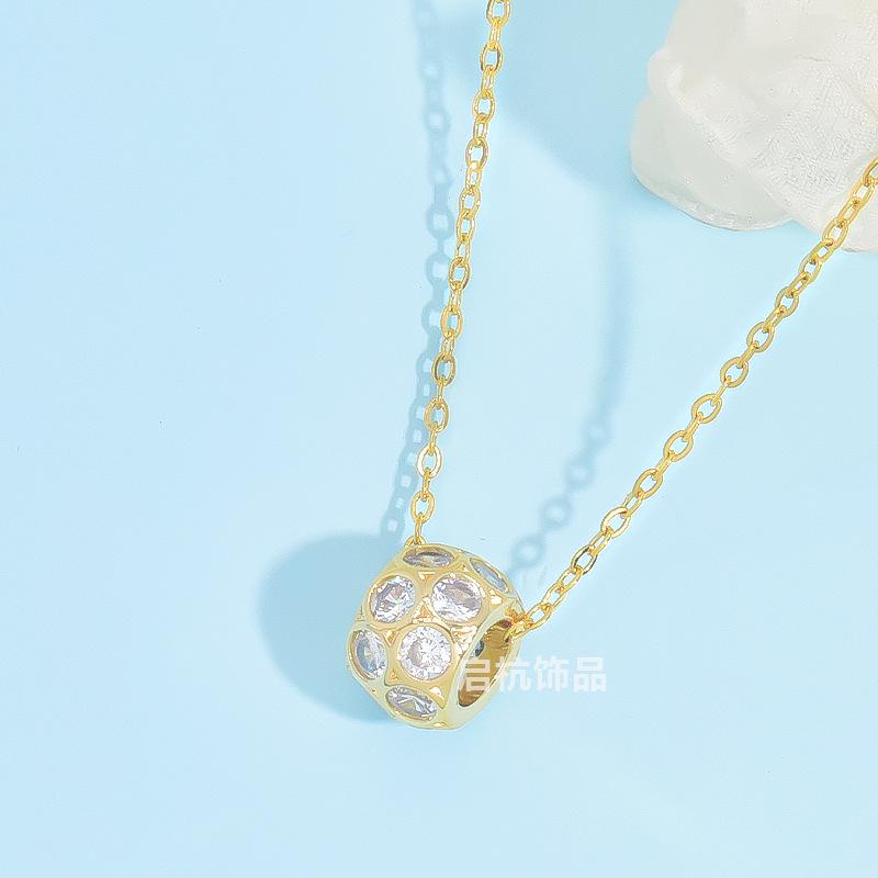 

Ожерелье Маленькая талия Женское Простое Высококлассное Тренд Личность Холодный Ветер Цилиндрический Кулон Ключичная Цепочка