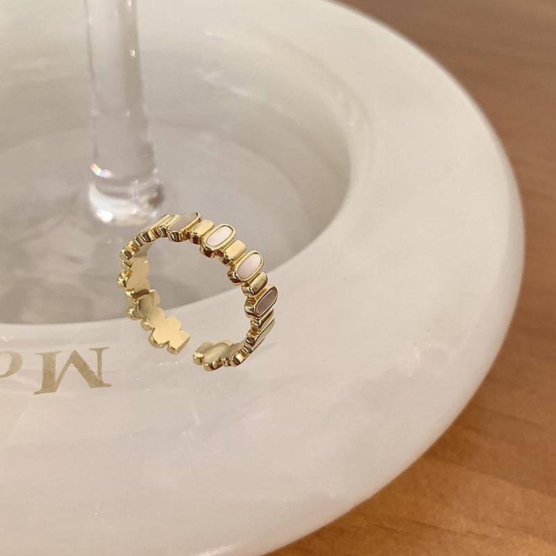 Contemporary Stylish And Korean Mother Of Pearl Flower Ring Ideal For Fashionforward Women