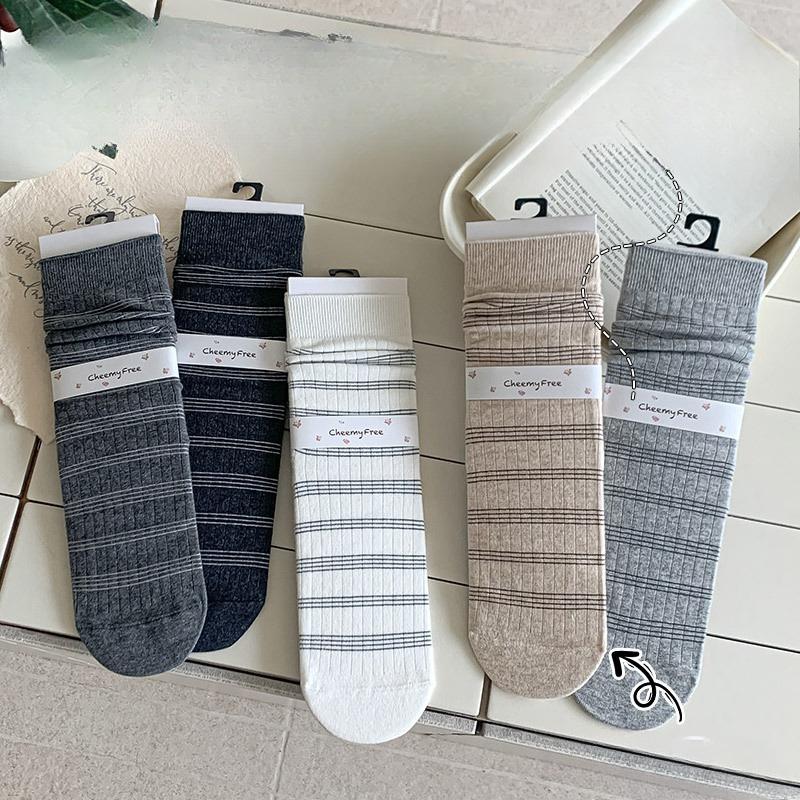 Striped Socks, Women's Mid-calf Socks, Spring and Autumn Style, Retro Sweat-absorbing, Breathable, Odor-proof, Boneless Stack Socks, Long Calf Socks