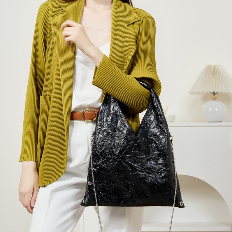 French Relaxed Fan Triangle Plissee Tote Bag Damen Leichte Damen Dutt Top Layer Leder Schulter-Unterarmtasche