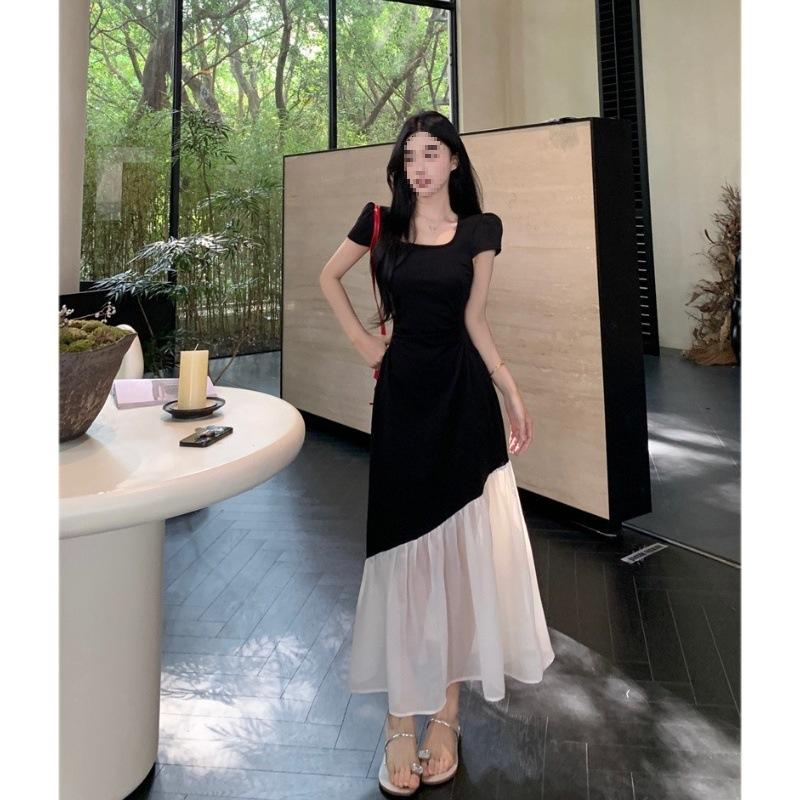 Large size women's clothing summer Hepburn style black and white contrasting color splicing dress square collar waist thin temperament long dress