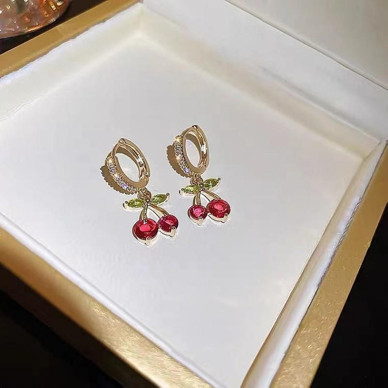 Fashion ins cold wind simple light luxury high-end ear buckle temperament geometric earrings women's small and versatile tide earrings