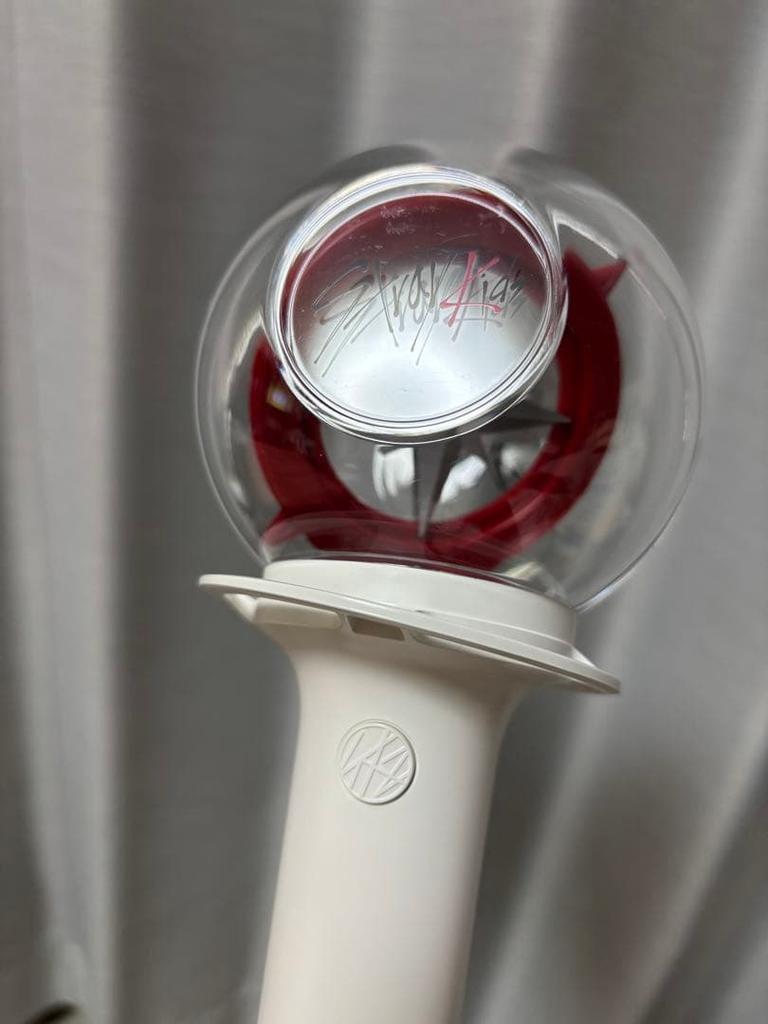 [USED] StrayKids Penlight Ver.1 with Levit cover and strap