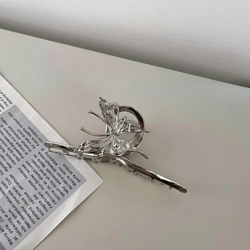 Women Retro High-end Silver Metal Butterfly Hair Clip Fashionable Gothic Personality Headwear Elegant Accessories for Girls
