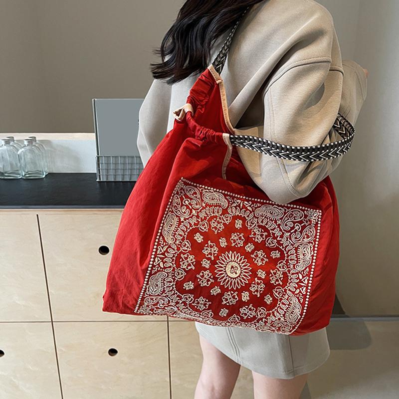 Women Fashion Embroidered Cashew Flower Nylon Shoulder Bag Casual Polyester Lining No-Closure Shopping Tote Bag CLE