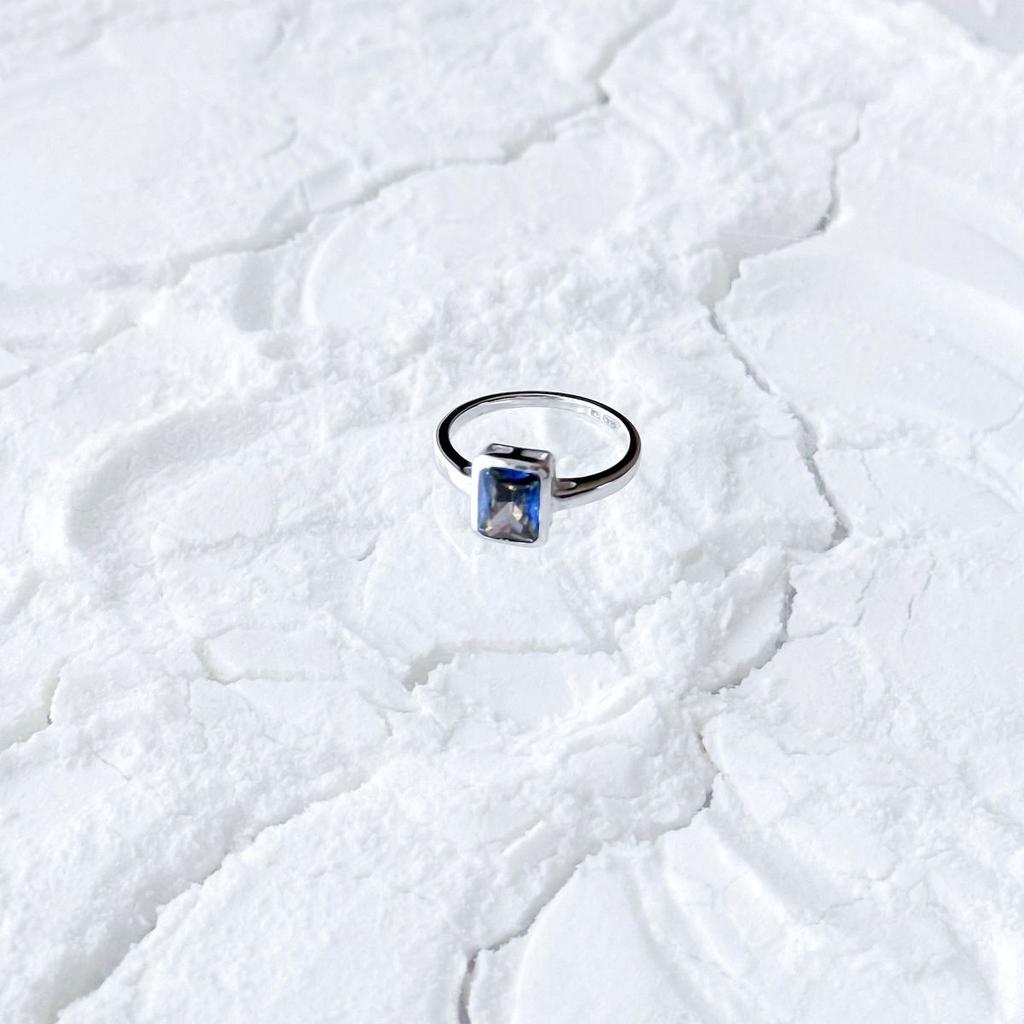 Серебряное кольцо с мистик топазом 2.302ct, вес изделия 3,15 гр (2163763)