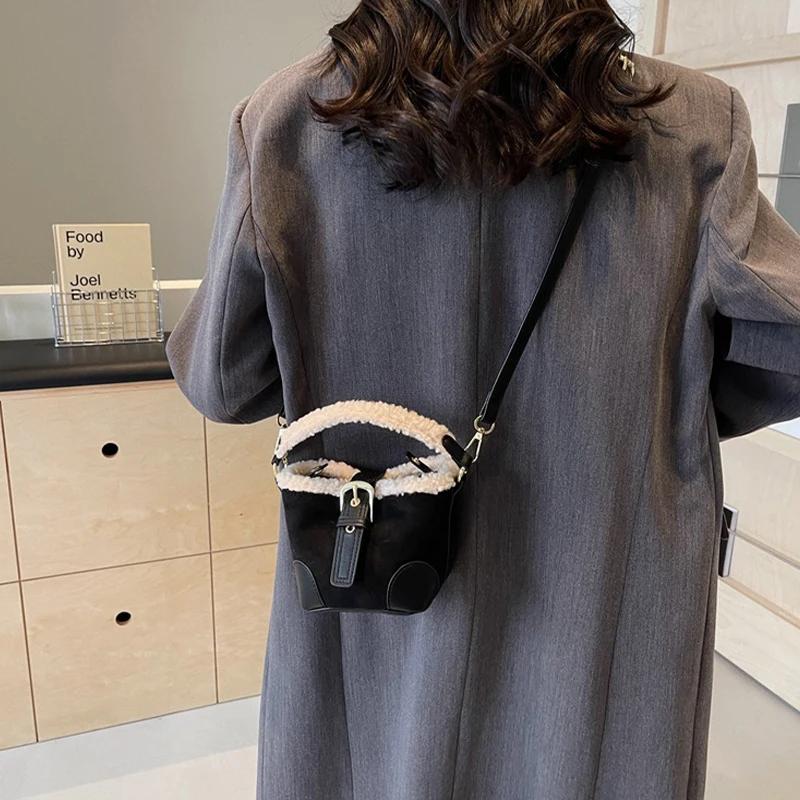 Autumn Winter Lamb Wool Bucket Bag Vintage Plush Mini Crossbody Shoulder Bag for Women Elegant Versatile Fashion Purse