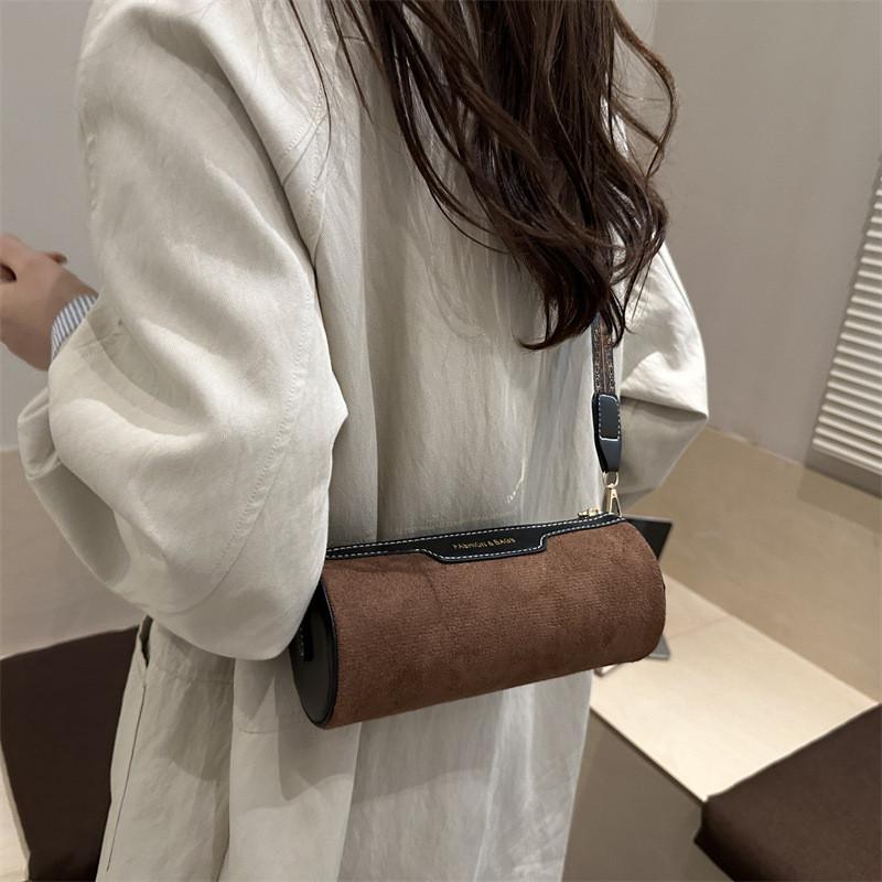 Urban Minimalist Leather Crossbody Bag With Suede Material For Daily Use