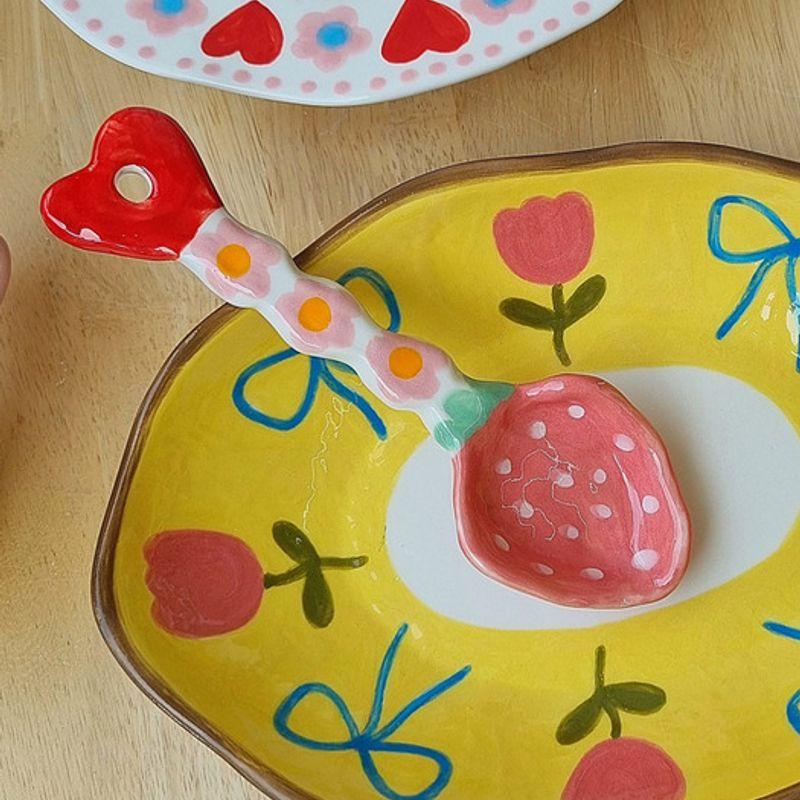 Deulkkot Ceramic Pink Flower Strawberry King Spoon