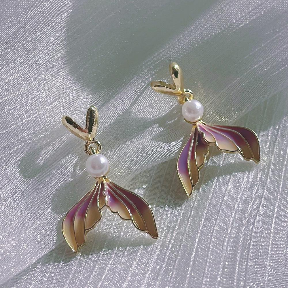 

Gradient Purple Heart Pearl Fishtail Stud Earrings фиолетовый