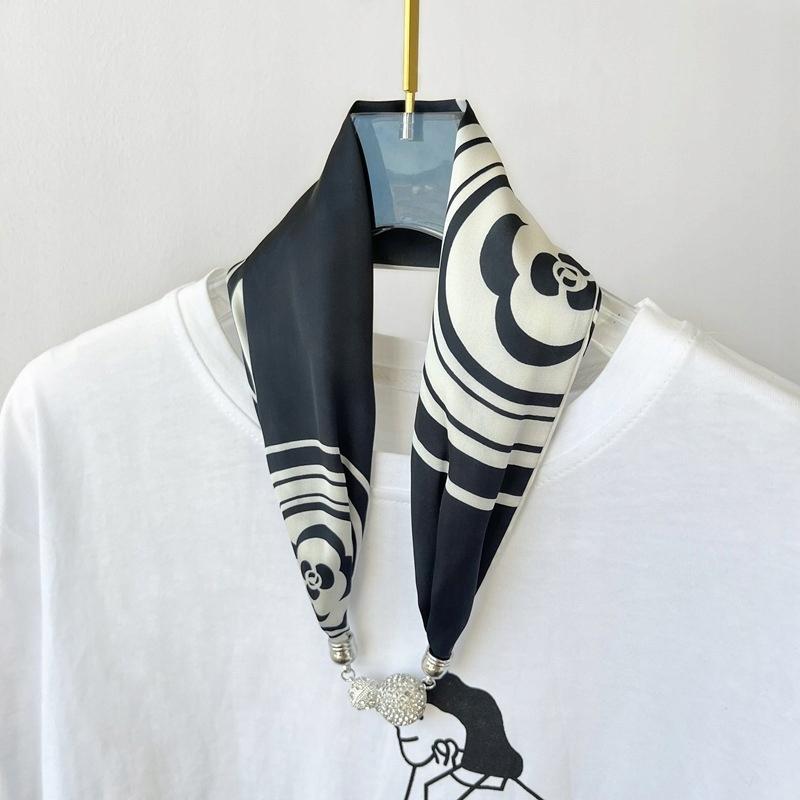 Scarf Women' printed scarf Silk scarf Gift scarf 70x70cm