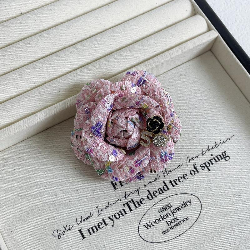 Korean Fabric Camellia Brooches For Women Fashion Handmade Flower Lapel Pins Elegant Clothing Jewelry Accessories Corsage