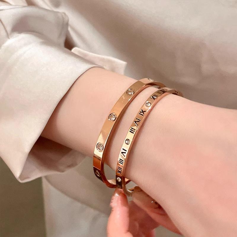Roségoldfarbenes Sternenhimmel Titanstahl Damen Luxusarmband - Nicht verblassend, Schlichtes Kreisdesign
