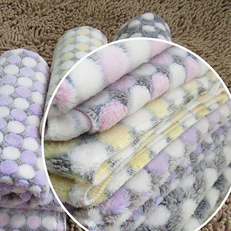 Thick Warm Pet Blanket For Dogs And Cats Soft Plush Fleece Mat Cozy Kennel Pad Pet Bed Cushion Comfortable Pet Furniture Accessory