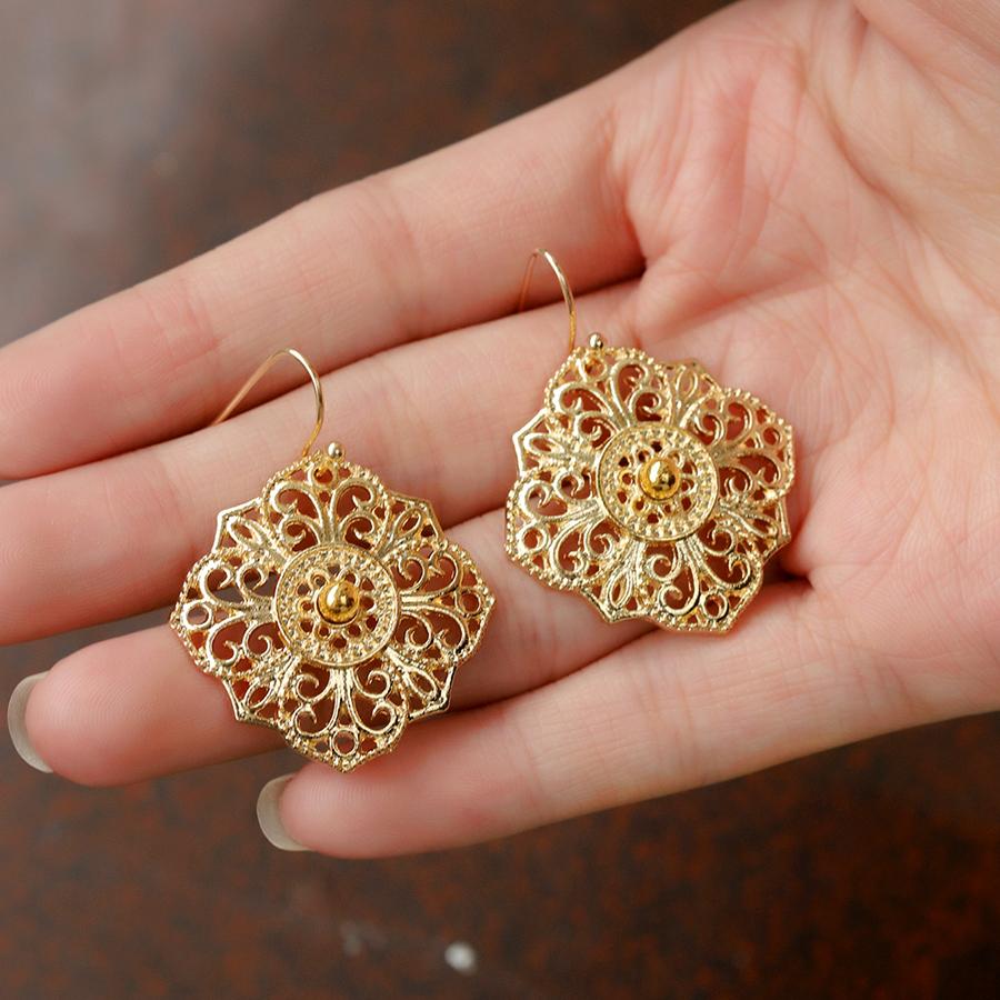 Vintage Gold Hollow Dangle Earrings for Women and Girls Festival Daily Wear Jewelry Gift