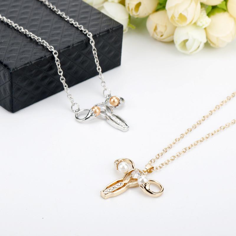 Stylish Modeling Uterine Necklace With Alloy Pendant And Chain Travel For