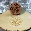 Holz Ausstechform Ausstecher Kekse Stempel Niedlicher Tannenzapfen Blume 3D Kuchen Prägeform Lebkuchen Gebäck- und Backzubehör