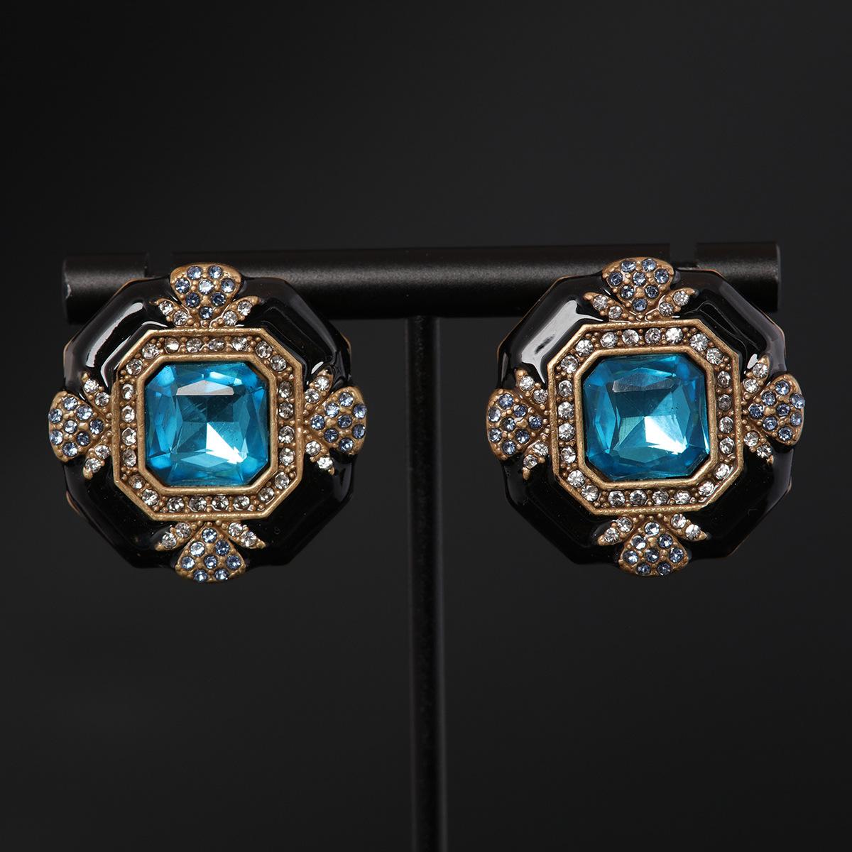 

Medieval Vintage Premium Copper Plated Old Blue Diamond Inlaid Square Black Enamel Necklace Earrings Set