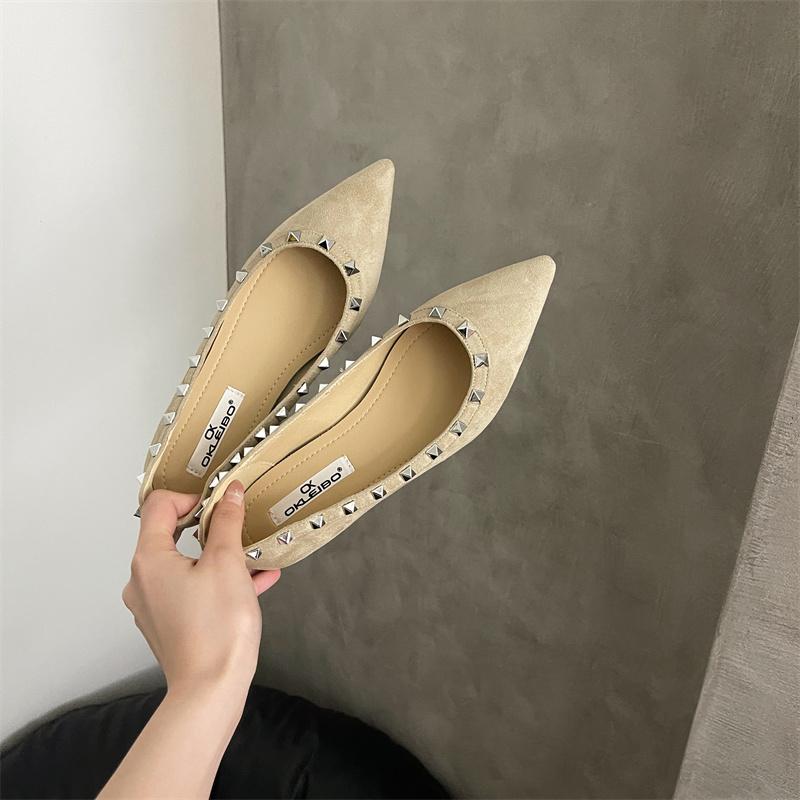 Fashion French Pointed Toe Rivet Flat Shoes for Women Spring/summer 2025 New  Red Wedding Ladies Shoes Zapatillas Mujer
