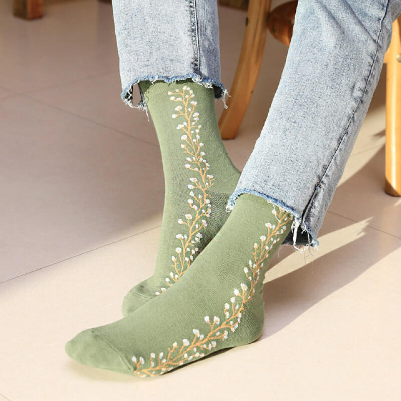 Flower Line Long Neck Women s Socks 4-Pack beige