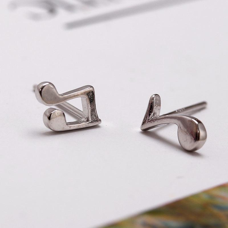 

Корейские серьги-пусеты из стерлингового серебра 925 пробы для пирсинга хряща уха, простой и универсальный стиль для женщин