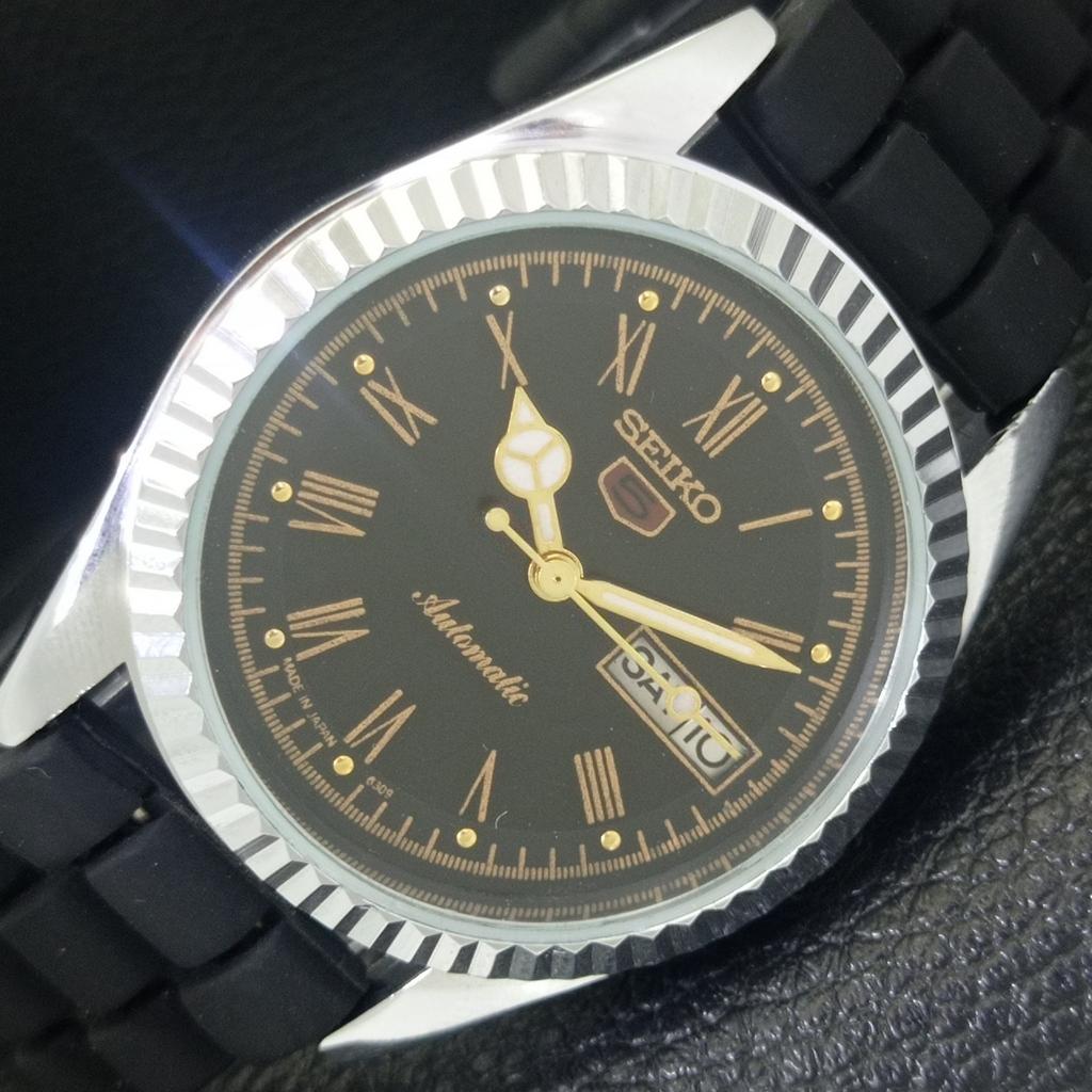 

ЯПОНСКИЕ ВИНТАЖНЫЕ ОТРЕМОНТИРОВАННЫЕ МУЖСКИЕ АВТОМАТИЧЕСКИЕ ЧАСЫ SEIKO 5 С РИМСКИМИ ЦИФРАМИ a442046-1