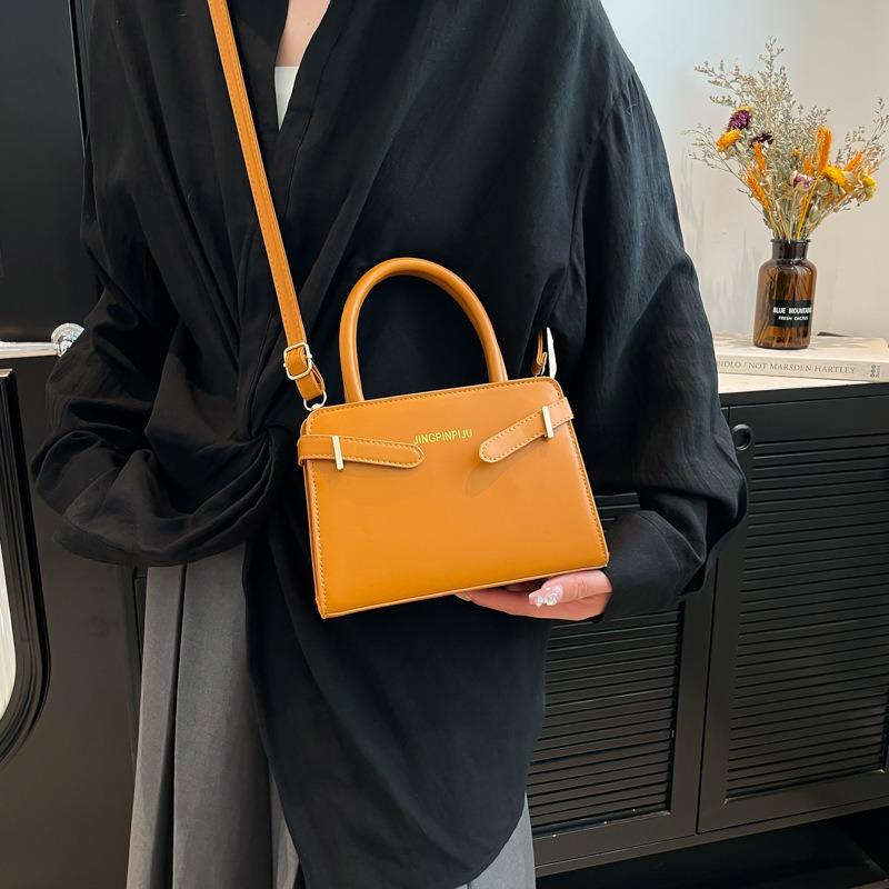 Summer fashion popular new commuter simple temperament solid color trend shoulder crossbody handbag