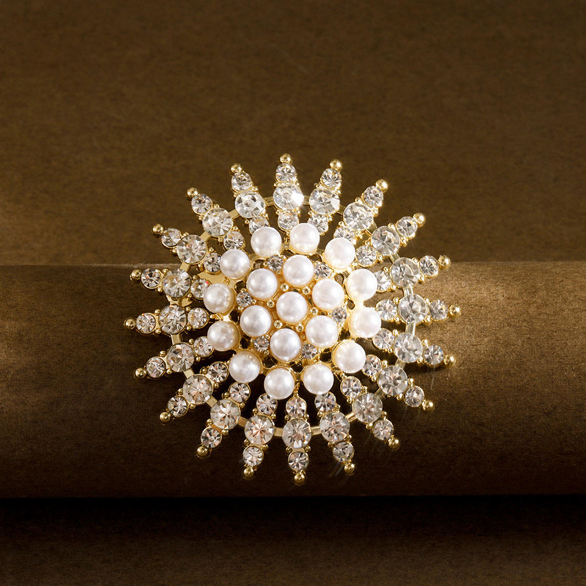 

Брошь Подсолнух Высококлассная и Нишевая Пряжка для шелкового шарфа из сплава Корейская версия Жакет с бриллиантами Жемчужный нагрудный цветок Аксессуар для одежды Брошь one size золотой