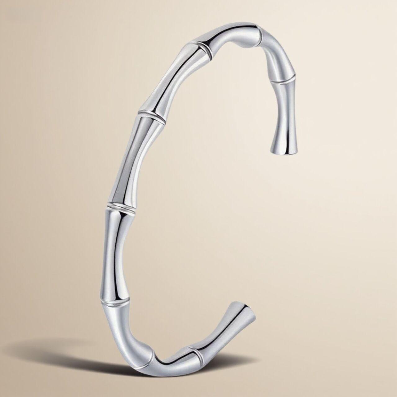 Gold-Plated Titanium Steel Bracelet with Diamond Inlay, Light Luxury Finish, Versatile Stainless Steel Buckle