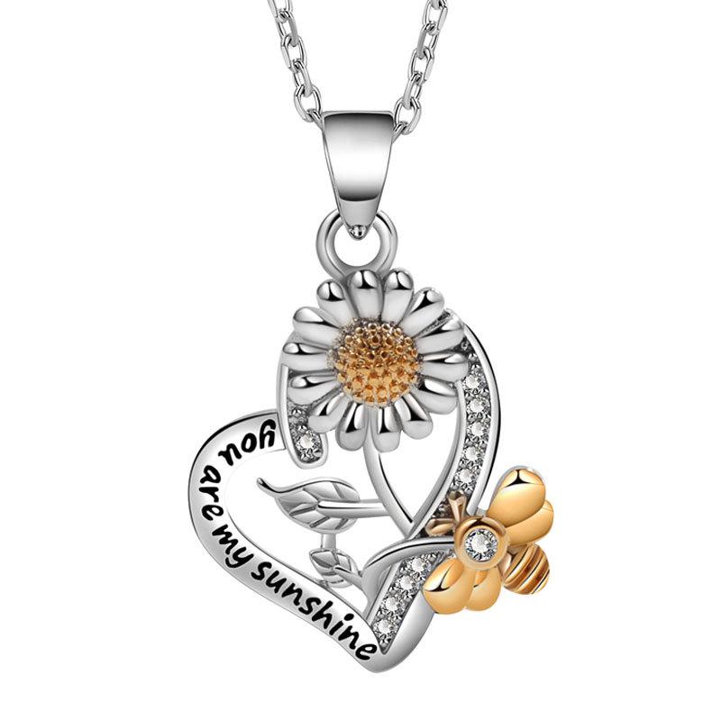 Eternal Heart Delicate Clavicle Necklace For Women Versatile Birthday Gift Elegant Pendant Jewelry Accessory