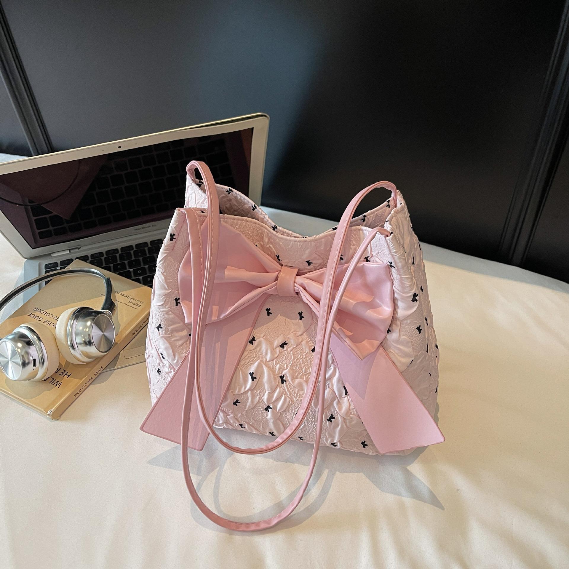 

Large capacity tote bag women s 2025 summer new trendy fashion foreign style casual handbag simple commuter shoulder bag розовый