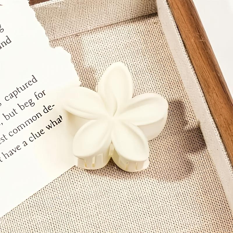 Milk Tea Color Sweet Egg Flower Hair Claw Combination Set, Small Frosted Holiday Style High-End Hair Accessories, Daily Wear, Comfortable And Light